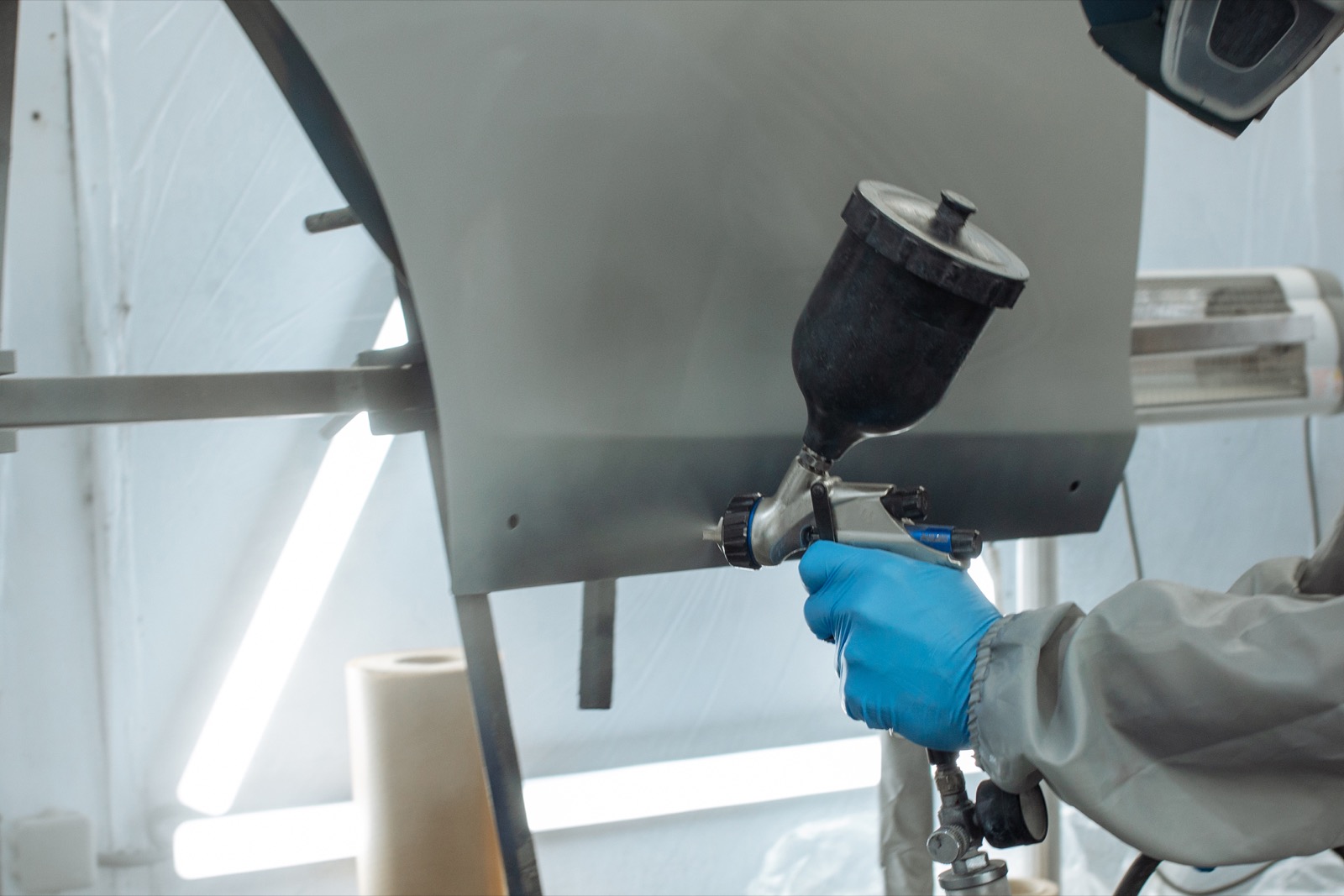 Application of silicone-free release agent